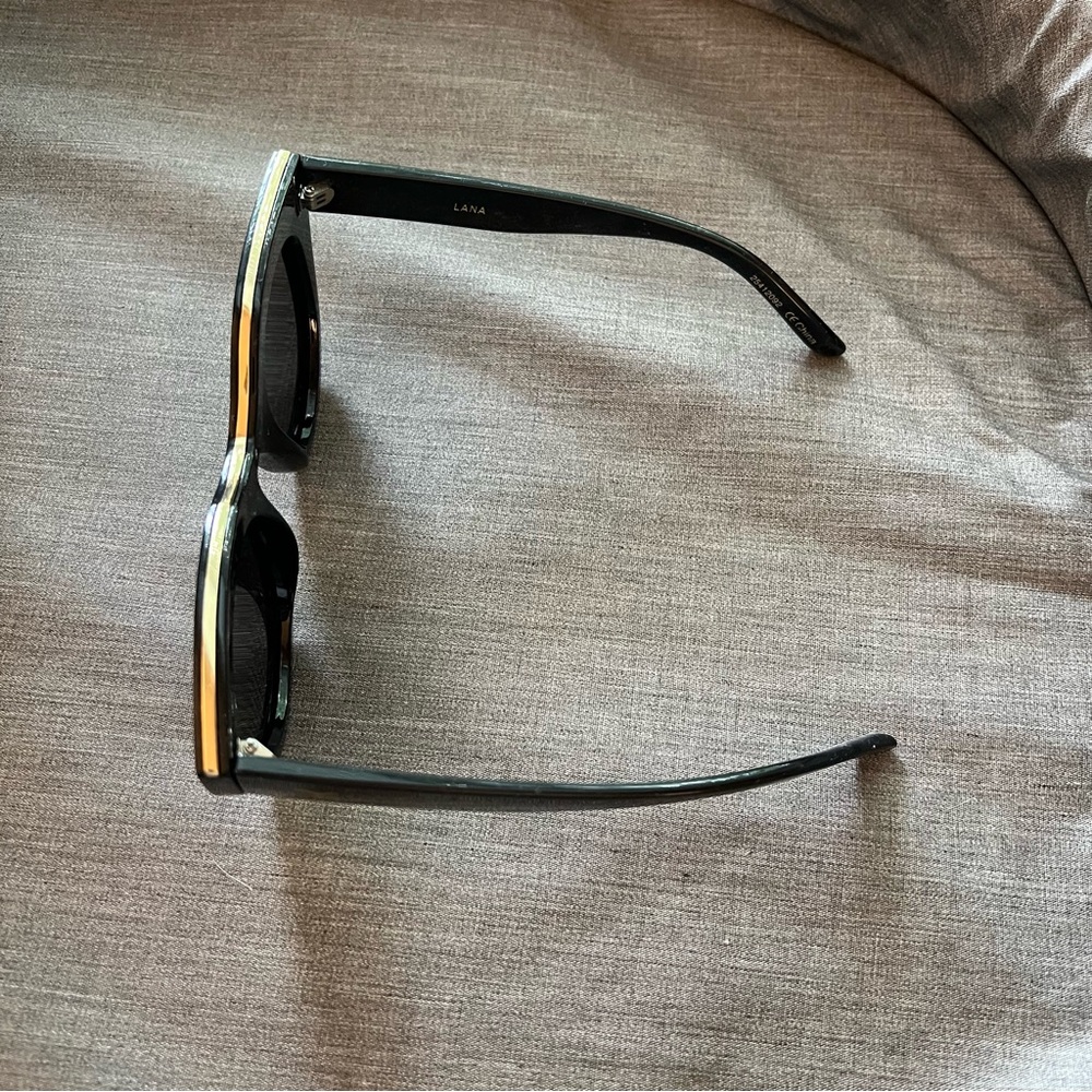 I-SEA Black Oversized Lana Sunglasses - Picture 6 of 10